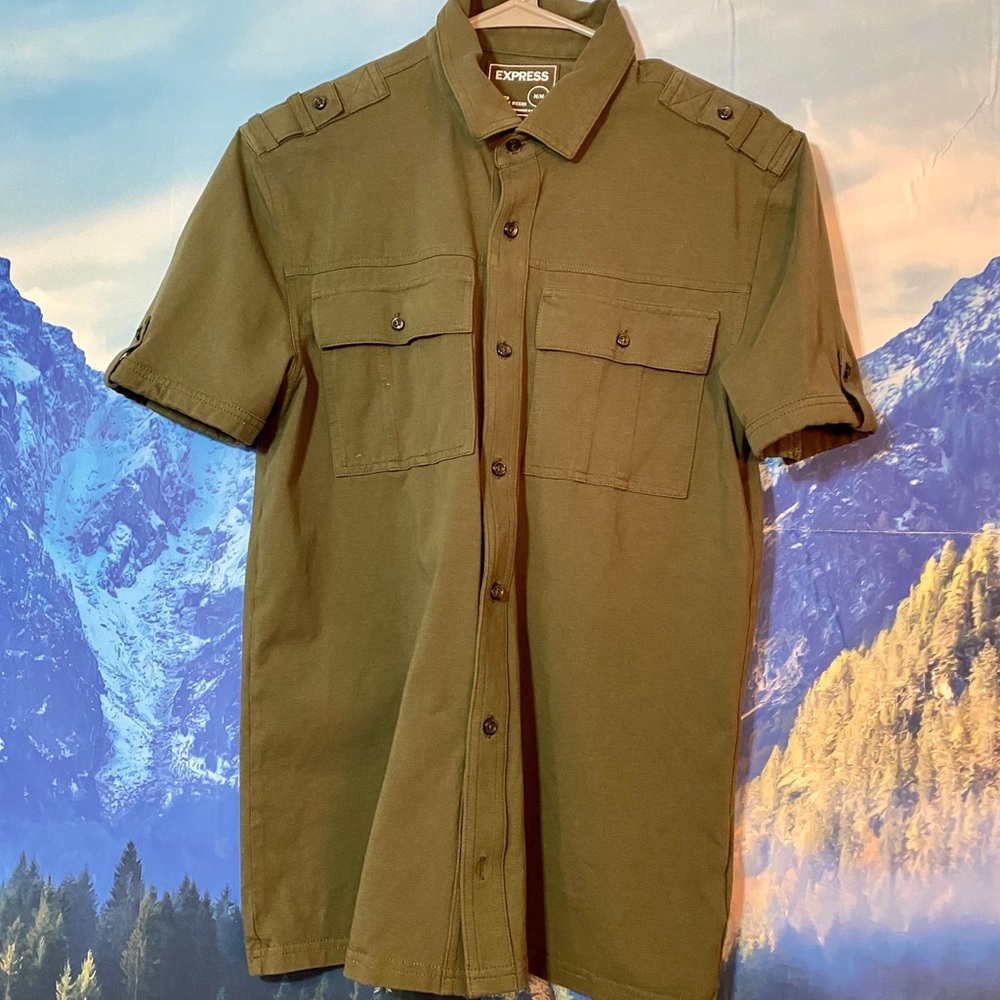 Express Army Green Casual Button Up Moisture Wicking Stretch Shirt